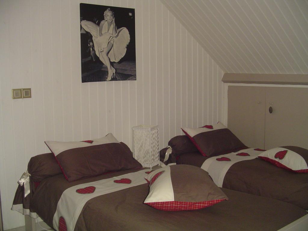 Chambre Crescia Vernouillet  Room photo